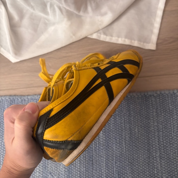 Onitsuka Tigers Yellow Black Bruce Lee Sneakers - Picture 10 of 12